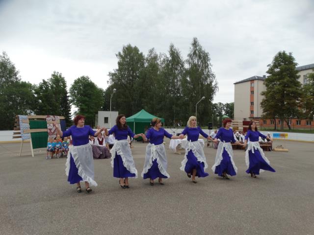 Sieviešu deju kolektīvs "Leičupe""
